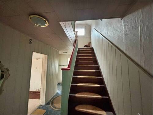 Treppenhaus - 7 Zimmer Doppelhaushälfte in Unstruttal