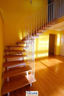 Treppe zu Dachgeschoss - Etagenwohnung mit 105,00 m&sup2; in Tuttlingen zum Kaufen