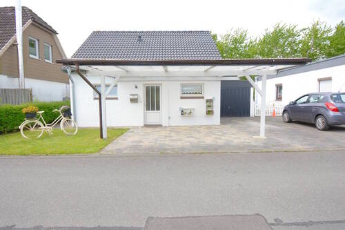 Vorderansicht - Modernes Ferienhaus mit Eiderblick in HennstedtHorst
