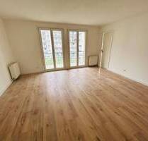 Zentrumsnah...Großzügige Wohnung mit Balkon, EBK und modernem Bad! - Leipzig Neustadt-Neuschönefeld