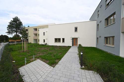 Eigener Hauszugang - 5 Zimmer Mehrfamilienhaus, Wohnhaus zur Miete in Neumarkt