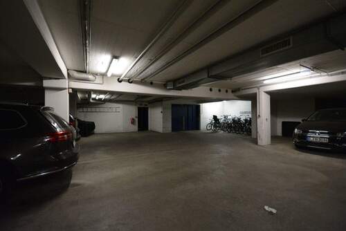 DSC_0016 - Tiefgarage: Stellplatz in der City West