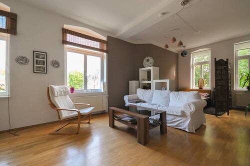 Wohnzimmer - Striesen - hochwertige 1-Zimmer-Wohnung in repräsentativem Altbau