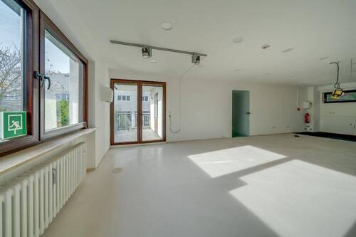 ZUgang Aussentreasse Büro 1 - Büro in Rottendorf zur Miete