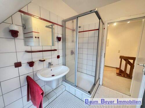 Badezimmer im Dachgeschoss - 
