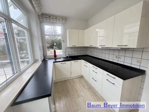 Küche mit Einbauküche - Einfamilienhaus mit 205,00 m&sup2; in Göttingen zur Miete