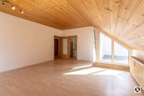 Wohnzimmer - 2 Zimmer Etagenwohnung in Ingolstadt