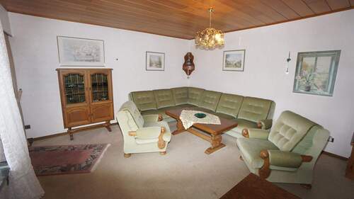 mit genügend Platz für die Couch - 