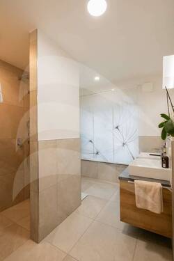 Bad - Etagenwohnung mit 87,10 m&sup2; in Deggendorf zum Kaufen