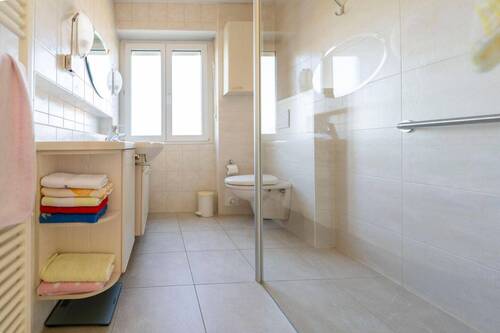 Erdgeschoss - .. mit Duschbad - 