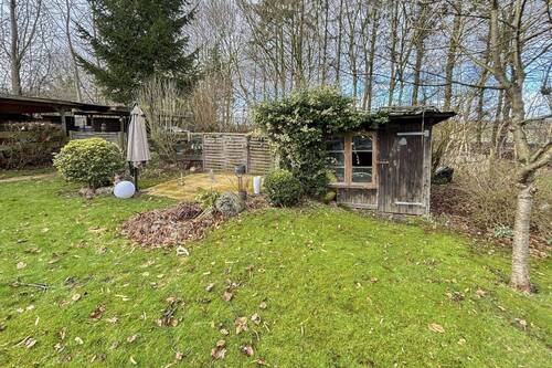 mehrere Nebengbäude und Terrassen - 