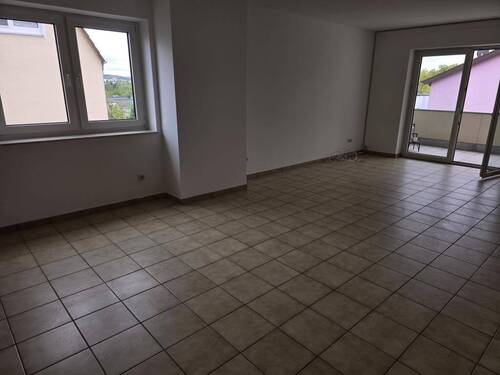20250424_150948 - 5 Zimmer Reihenendhaus in Lappersdorf
