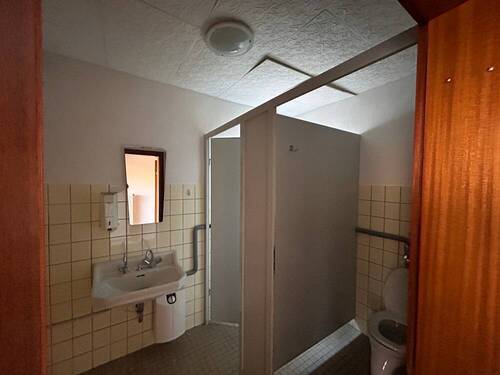 WC - 