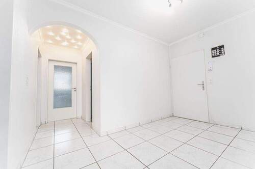 Flur - Etagenwohnung mit 89,50 m&sup2; in Bremen zum Kaufen