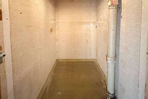 Abstellkammer - 
