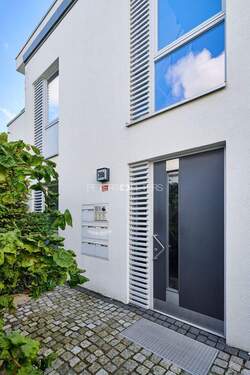 Eingang - 3 Zimmer Etagenwohnung zum Kaufen in Hamburg