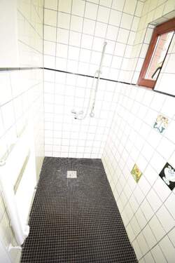 Dusche EG - 
