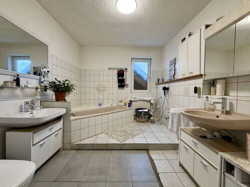 Badezimmer OG - Einfamilienhaus mit 152,00 m&sup2; in Rödental / Oeslau zum Kaufen