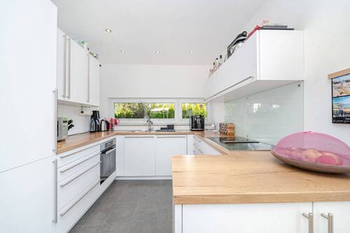 Großzügige Küche - Reihenendhaus mit 119,30 m² in Neuried zum Kaufen