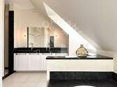 Masterbad mit Wanne und Dusche - 