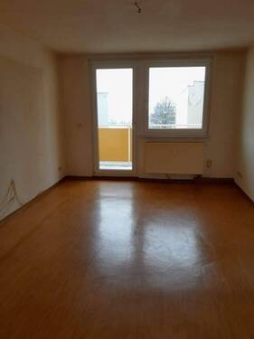 Wohnzimmer - 2 Zimmer Etagenwohnung zur Miete in Plauen