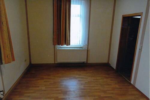 EG-Schlafzimmer m.Tür z.Wozi - 