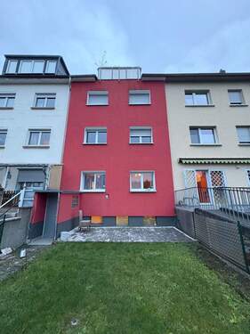 Haussicht (hinten) - 7 Zimmer Reihenmittelhaus zum Kaufen in Frankfurt am Main