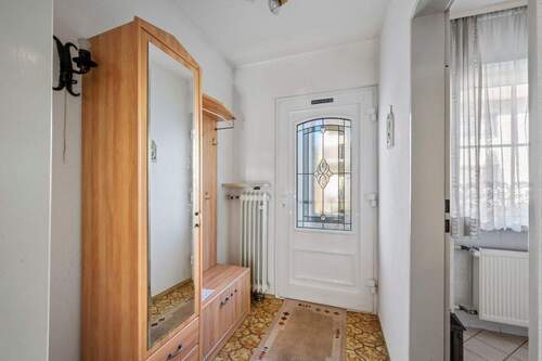 Eingang - 6 Zimmer Doppelhaushälfte in Röhrmoos