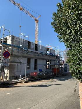 Rohbau EG und 1.OG - Sieht gut aus für Sie! Top-2-Zimmer-Neubau-Whg. mit Balkon, Duschbad, Abstellraum, großzügig belichtet, barrierefrei und mit Komplett-Ausstattung!