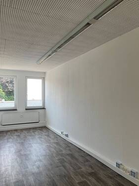 Büroraum - Büro mit 100,00 m&sup2; in Hannover zur Miete