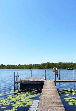 Bade und Bootsteg - Direkte Wasserlage in Berlin: Exklusives Haus am See mit Bootssteg, Sauna & A+ Energieeffizienz