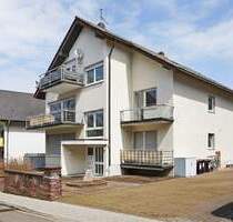 Sanierungsbedürftige 4 Zimmer-Wohnung mit drei Balkonen und viel Raum zur individuellen Gestaltung - Karlsruhe Grötzingen