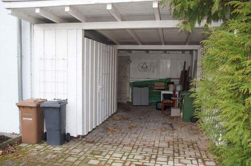 Carport mit Abstellraum - 