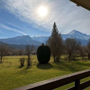 Ausblick - Gemütliche Wohnung mit großem sonnigen Balkon in Garmisch-Partenkirchen