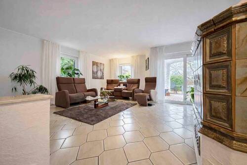 Wohnzimmer - 7 Zimmer Einfamilienhaus in Hosenfeld