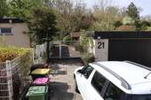 Teil der privaten Parkfläche - 1 Zimmer Bungalow in Dormagen