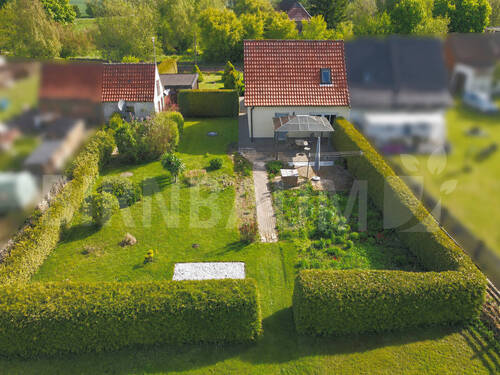 Luftaufnahme - Leben im Grünen - charmante Doppelhaushälfte mit viel Platz für Gartenliebhaber