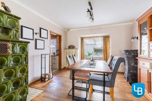 ... mit Kachelofen - 