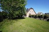 Traumhaft schöner Garten - Exklusive DHH (genehmigte FeWo) mit herrlichem Garten in Wenningstedt