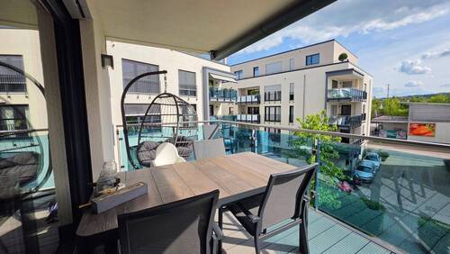Balkon 1 Innenhof - Etagenwohnung mit 124,30 m&sup2; in Sinsheim zur Miete