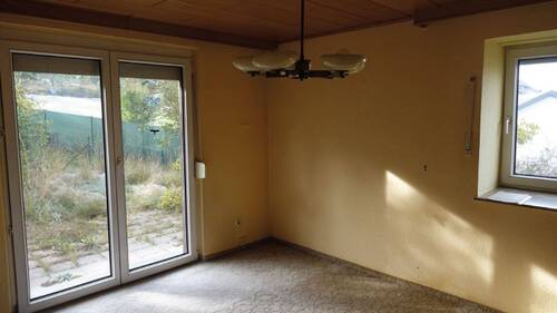 Wohnzimmer.jpg - Mehrfamilienhaus, Wohnhaus mit 81,20 m² in Hof zum Kaufen