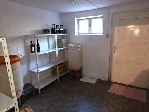 Keller und Ausgang zum Garten - 