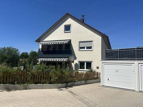 Im 4-Familienhaus - 3 Zimmer Etagenwohnung zur Miete in Lauterhofen-Traunfeld