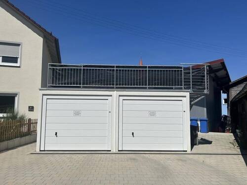 1 Garage + 1 Stellplatz - 3 Zimmer Etagenwohnung in Lauterhofen-Traunfeld