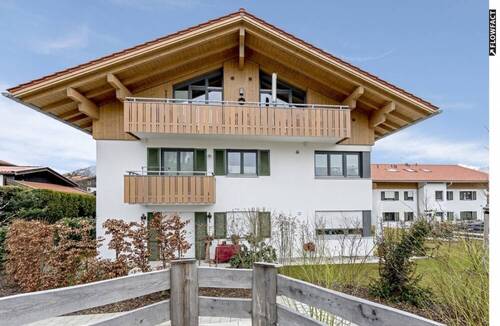 Alpen-Immo - Chic & Lichtdurchflutet: 2-Zimmer-Wohnung mit Südbalkon