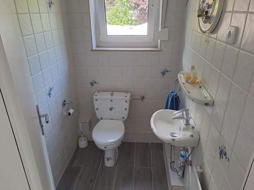 Gäste WC - Terrassenwohnung mit 145,00 m² in Hamburg zur Miete