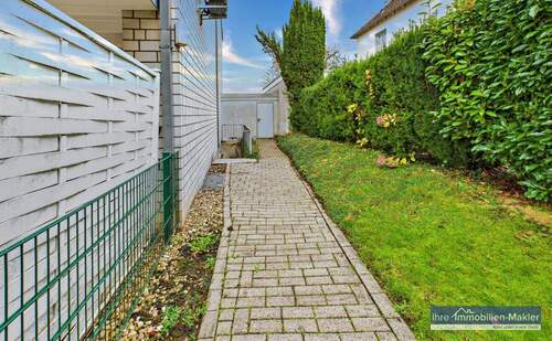 Zugang zur Garage - Etagenwohnung mit 72,80 m&sup2; in Herne zum Kaufen