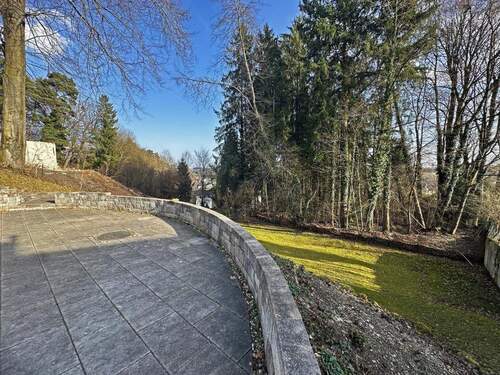 Terrasse & Garten - Wohnen über den Dächern - Naturnahes Zuhause mit Waldblick und viel Potenzial