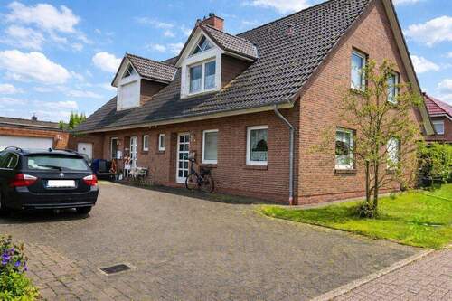 Straßenansicht - 2 vermietete DHH mit Garagen in ruhiger Wohnlage!