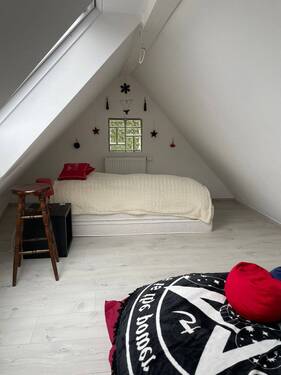 Schlafzimmer im Dachboden hinterer Teil - 